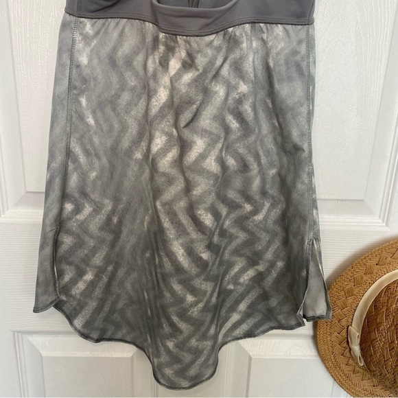 Lululemon Venus Tank Blazer Fossil / Fossil Material: Luxtreme, Swift size:6 - Picture 12 of 13